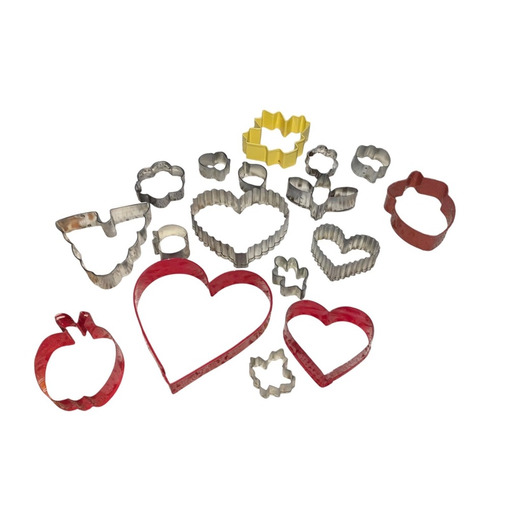Vintage Cookie Cutter Lot‎ Hearts Apple Angel Metal 17